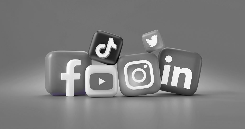 Verschiedene Social Media Symbole