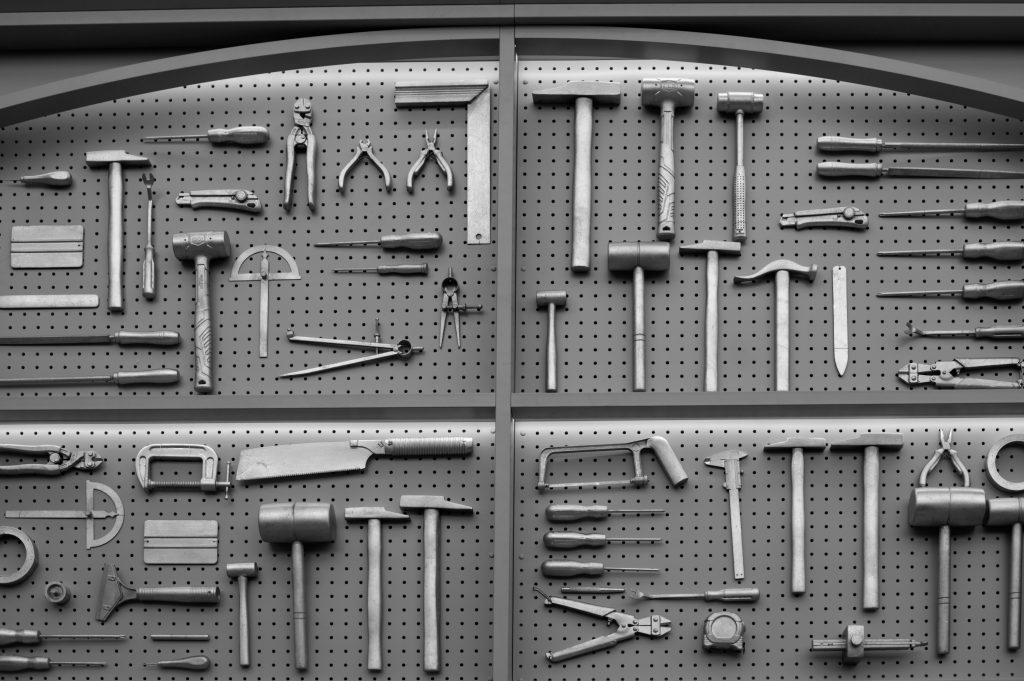 Tools an Wandhalterung