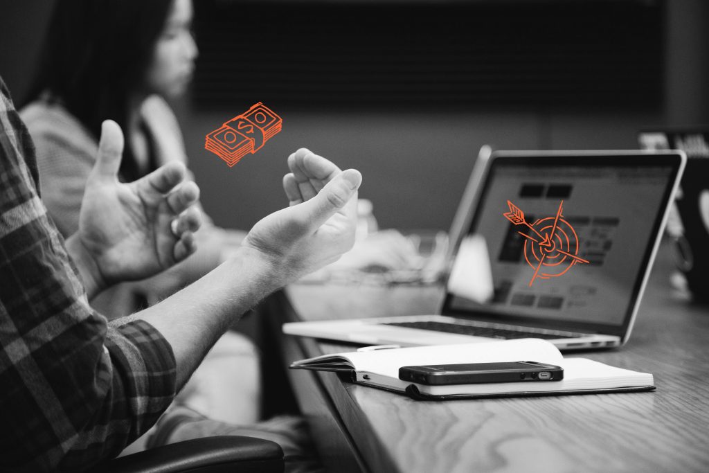 Person erklärt etwas